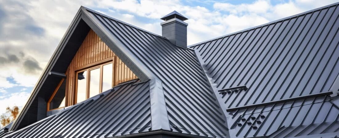 Vinyl Roof vs Steel Roofing for Tampa Climate